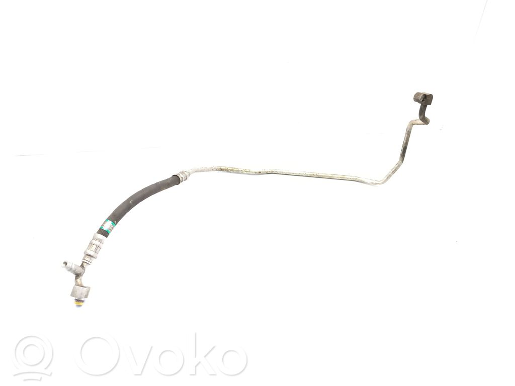 BMW 3 E46 Ilmastointilaitteen putki (A/C) 