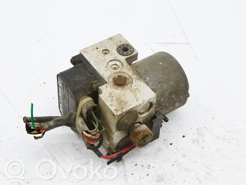 Nissan Maxima Bomba de ABS 