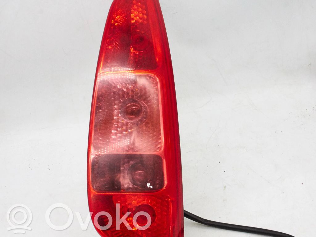 Peugeot 807 Aizmugurējais lukturis virsbūvē 