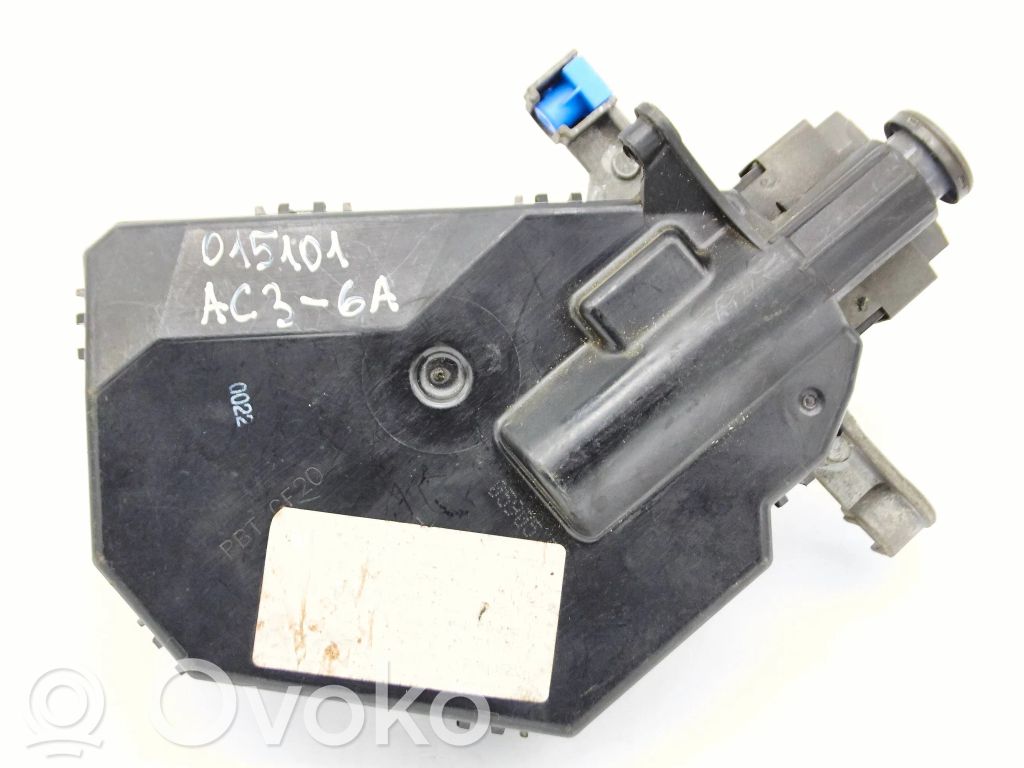 BMW 7 E65 E66 Užvedimo spynelė 