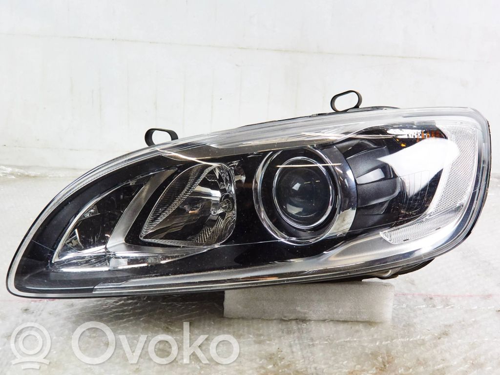 Volvo S60 Lampa przednia 
