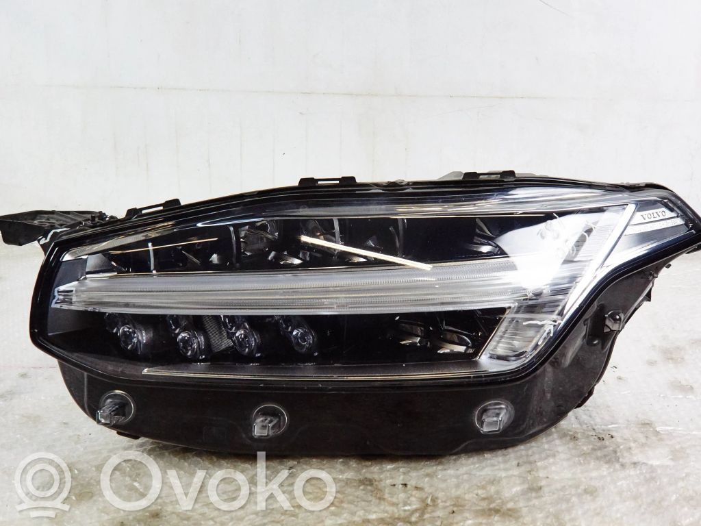 Volvo XC90 Headlight/headlamp 