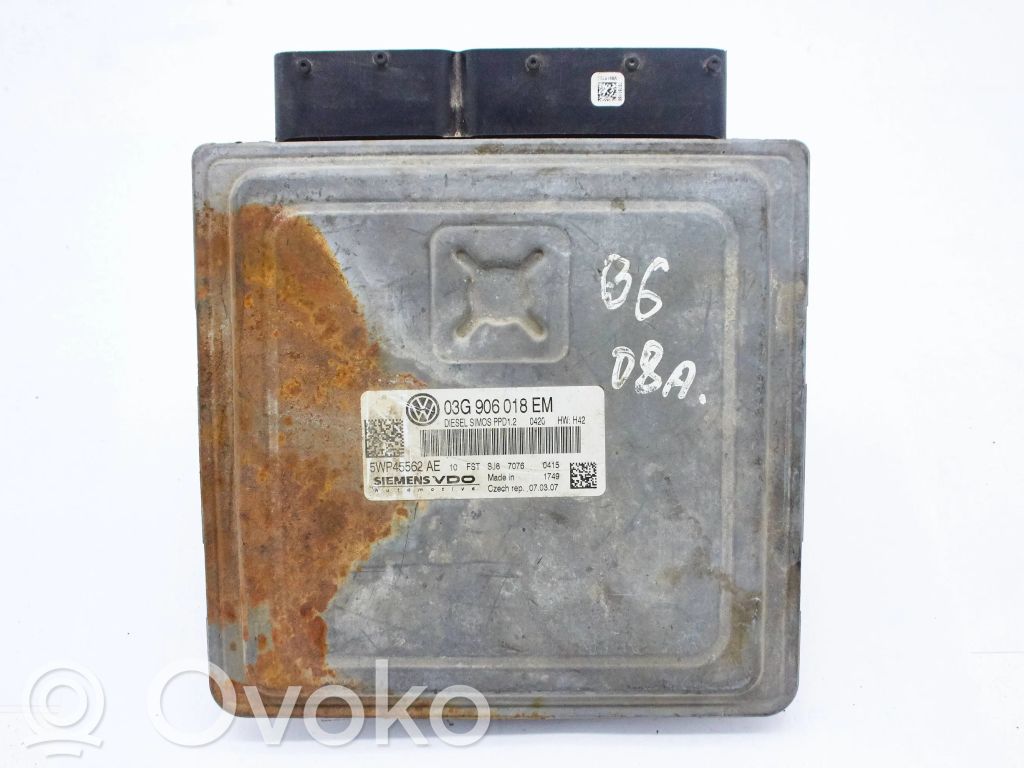 Volkswagen PASSAT B6 Engine control unit/module 