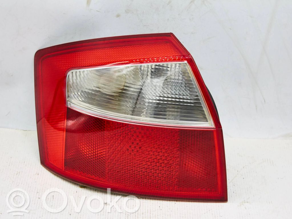 Audi A4 S4 B6 8E 8H Lampă spate în caroserie 