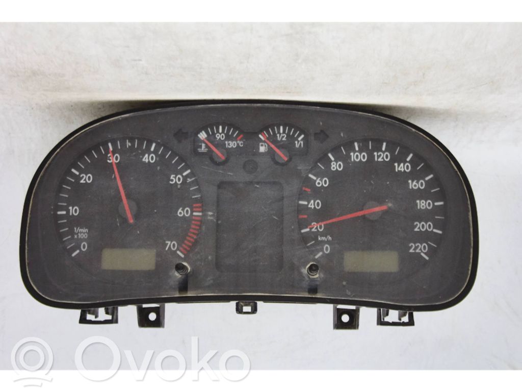 Volkswagen Golf IV Velocímetro (tablero de instrumentos) 