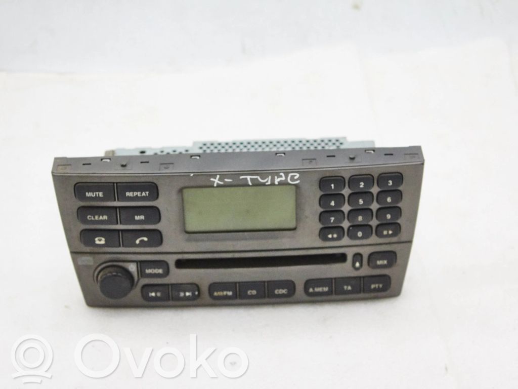 Jaguar X-Type Radio/CD/DVD/GPS head unit 