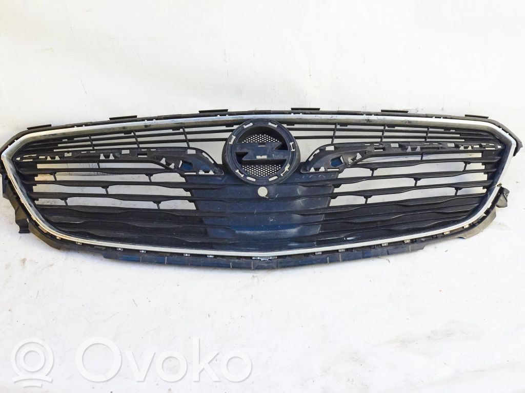 Opel Insignia B Front bumper upper radiator grill 