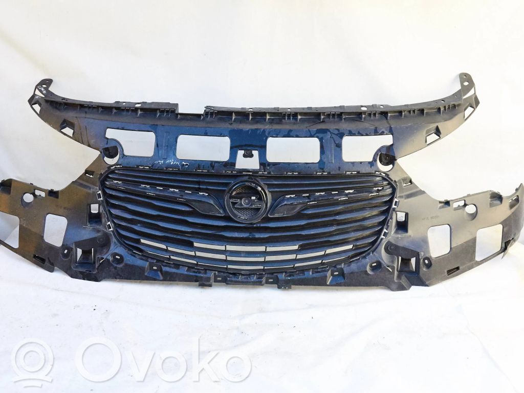 Opel Combo E Front grill 