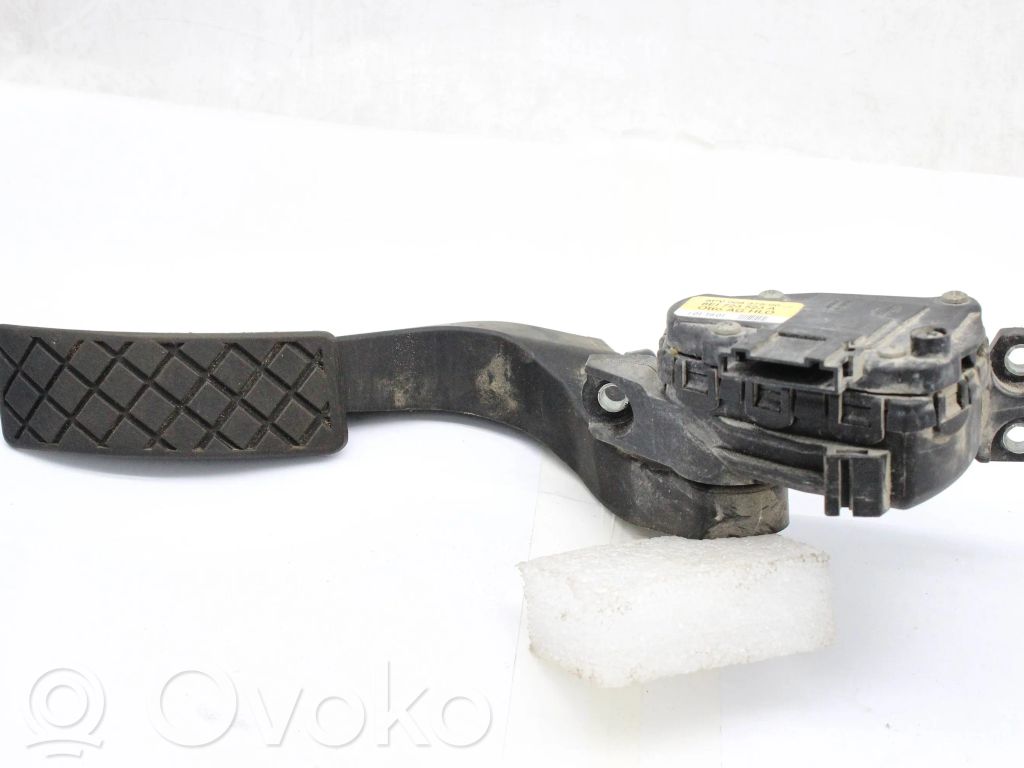 Audi A4 S4 B6 8E 8H Gaspedal 