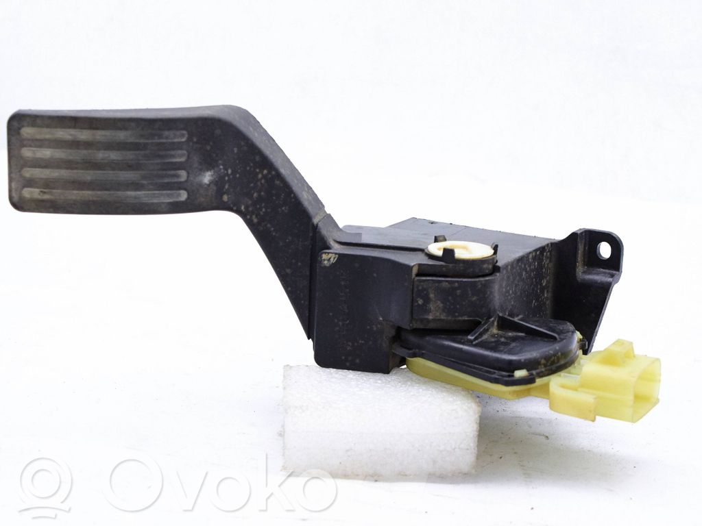 Akceleratoriaus pedalas   2M519F836AE