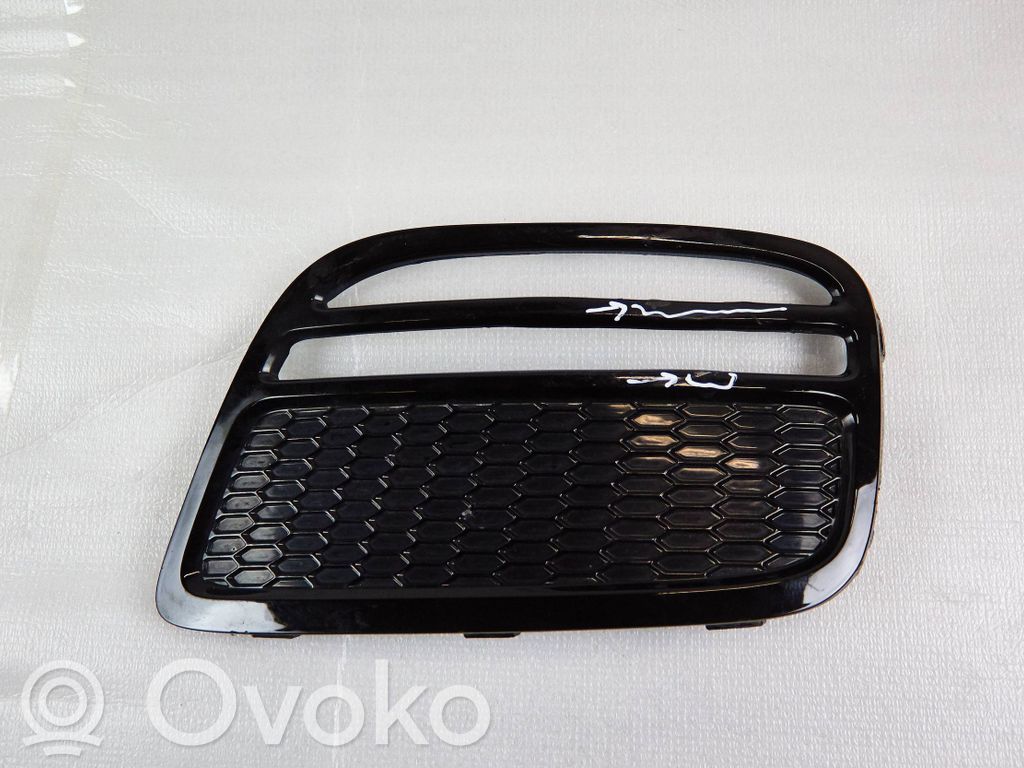 KIA Ceed Etusumuvalon ritilä 