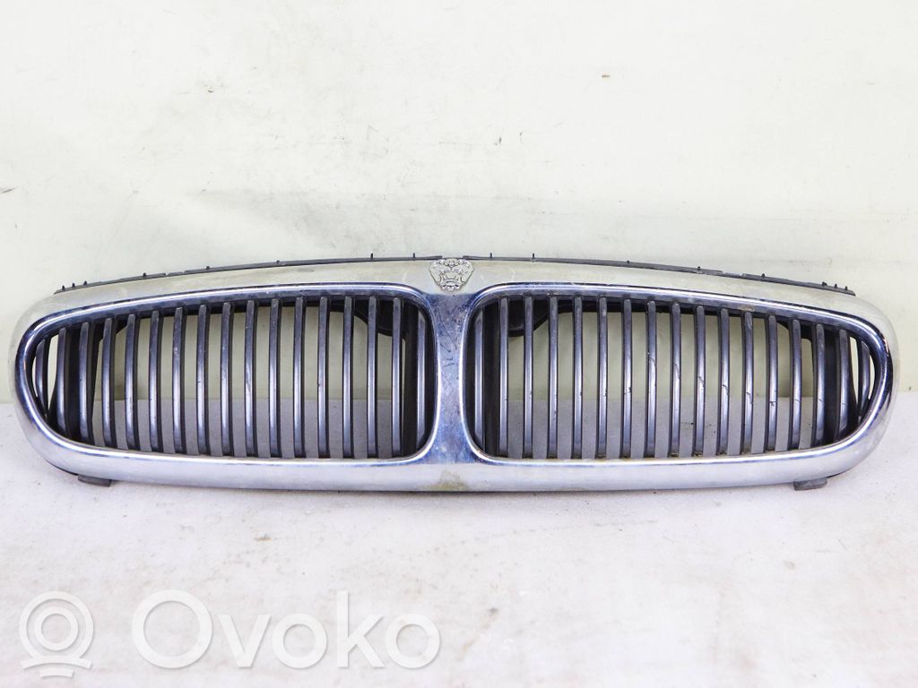 Jaguar X-Type Etusäleikkö 