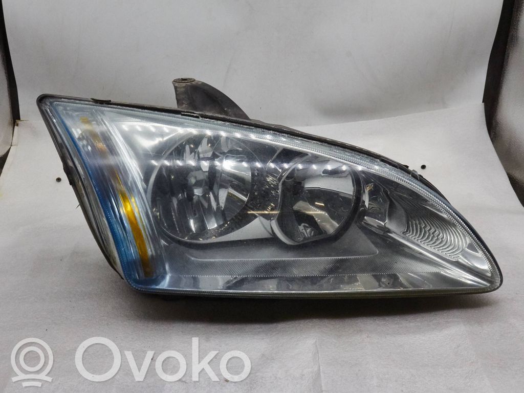Ford Focus Lampa przednia 