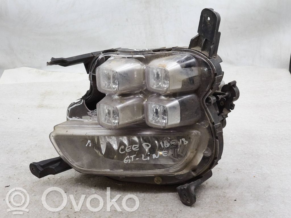 KIA Ceed Miglas lukturis priekšā 