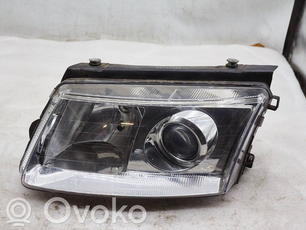 Volkswagen PASSAT B5 Lampa przednia 