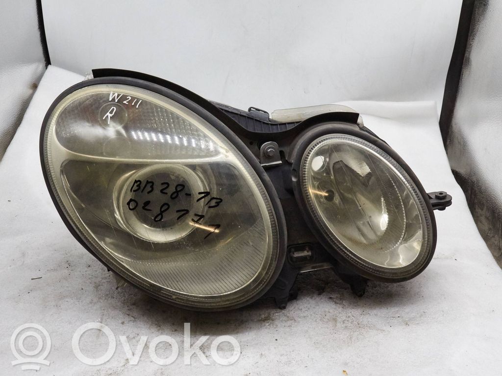 Mercedes-Benz E W211 Lampa przednia 
