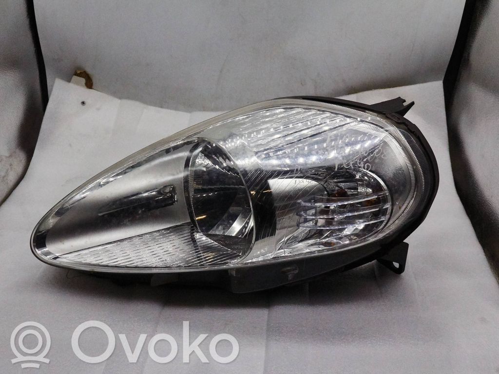 Fiat Punto (199) Lampa przednia 