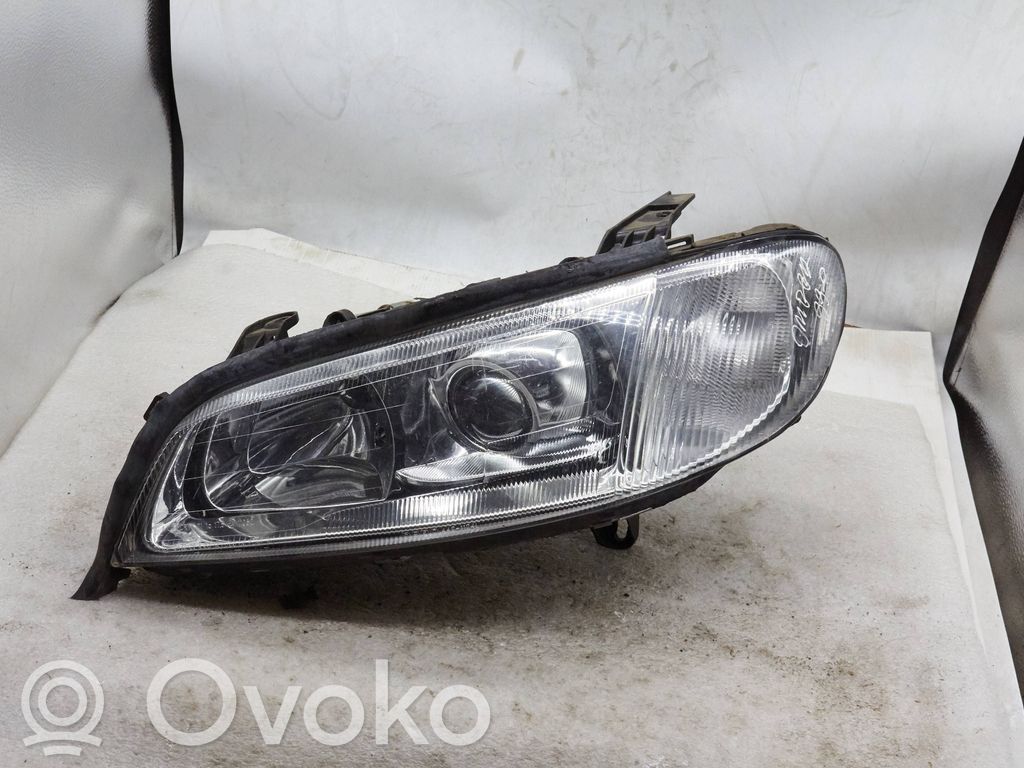 Opel Omega B1 Lampa przednia 