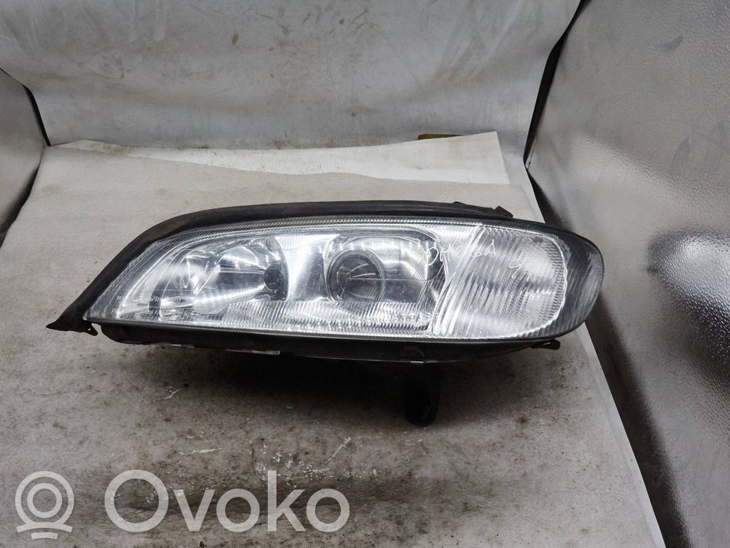 Opel Omega B1 Lampa przednia 