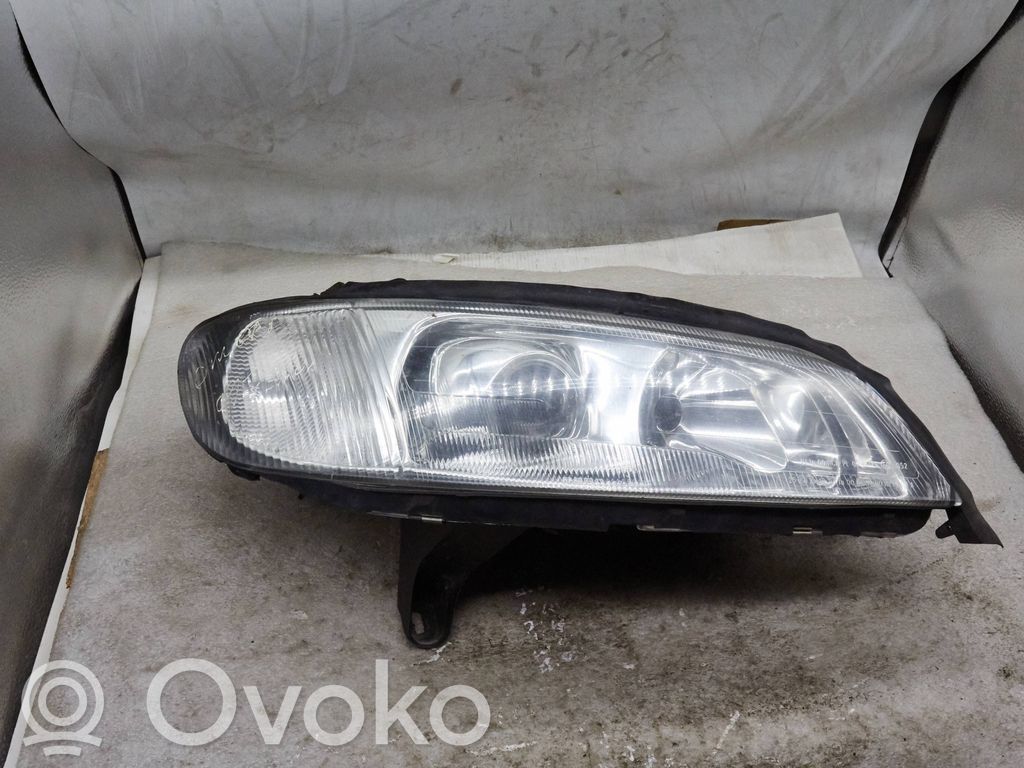 Opel Omega B2 Lampa przednia 