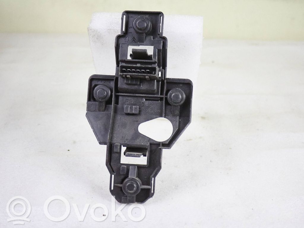 Citroen Xsara Tail light bulb cover holder 