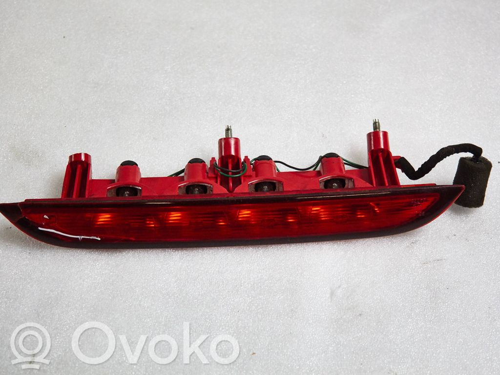 KIA Rio Kolmas/lisäjarruvalo 