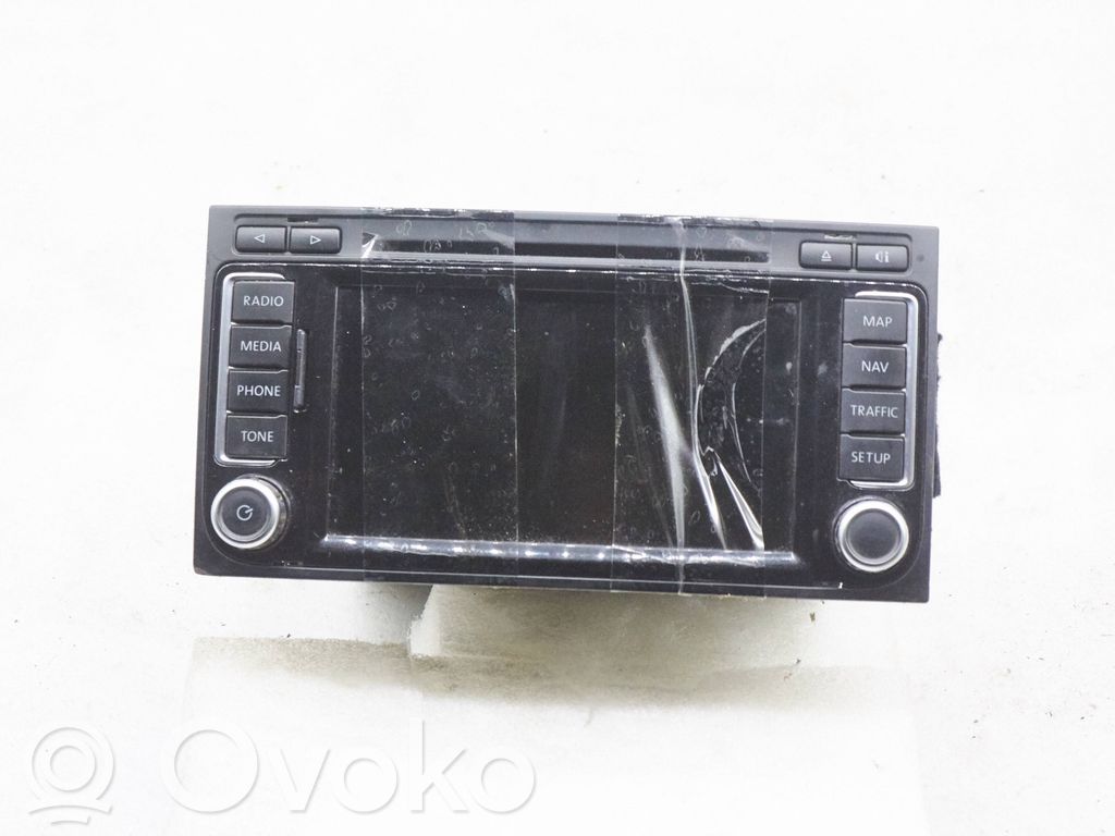 Panel / Radioodtwarzacz CD/DVD/GPS   7L6035680A,A2C53302074