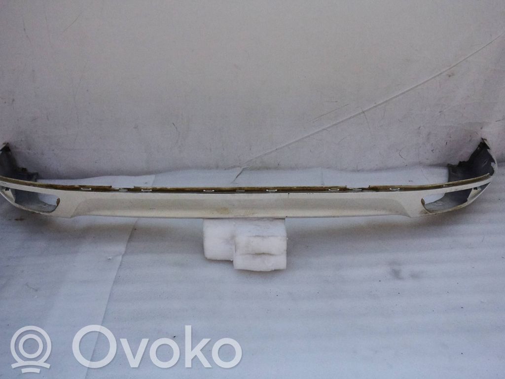 Ford Mondeo MK V Moldura inferior del parachoques trasero 