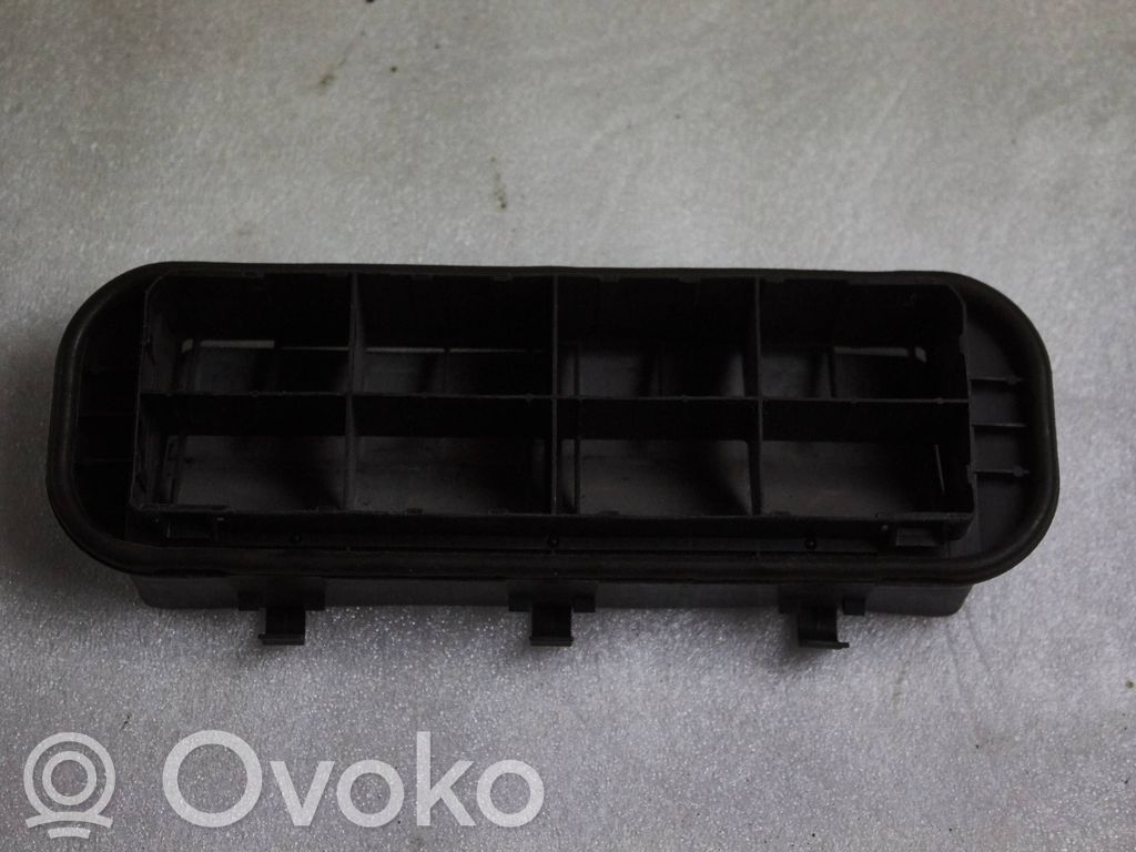 Nissan Note (E11) Ilmanoton kanavan osa 