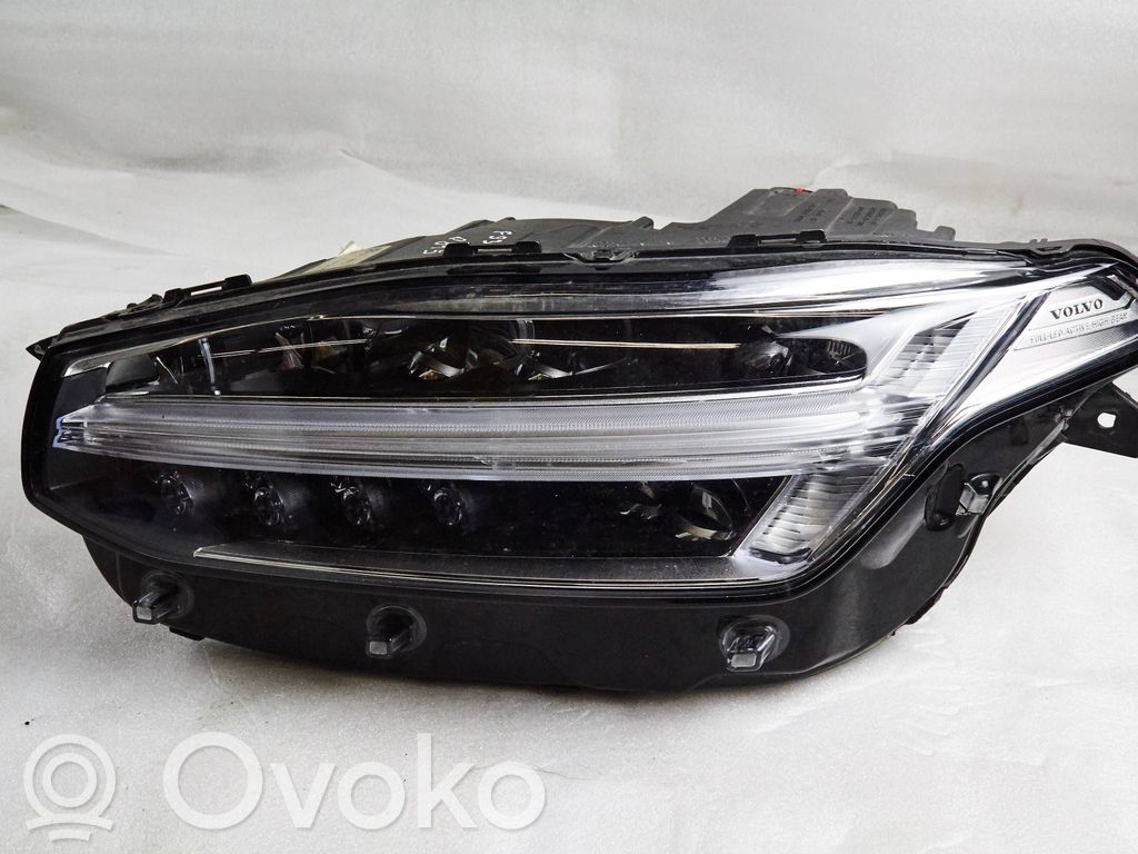 Volvo XC90 Scheinwerfer 