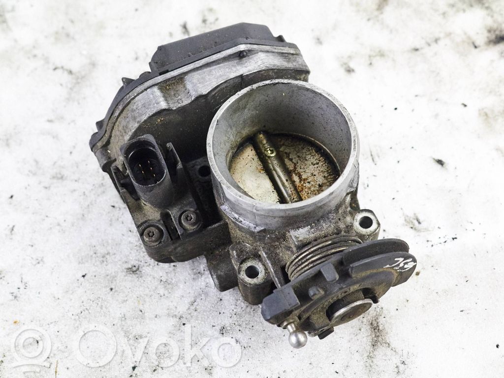 Audi A4 S4 B5 8D Droseļvārsts 