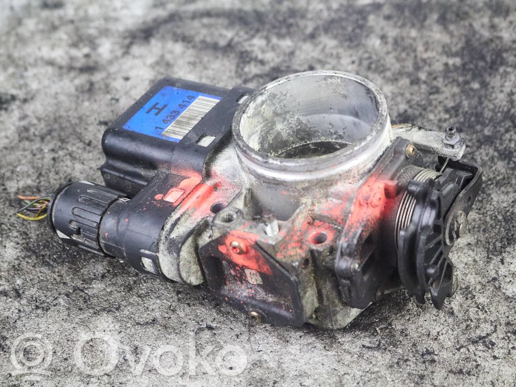 BMW 3 E46 Throttle body valve 