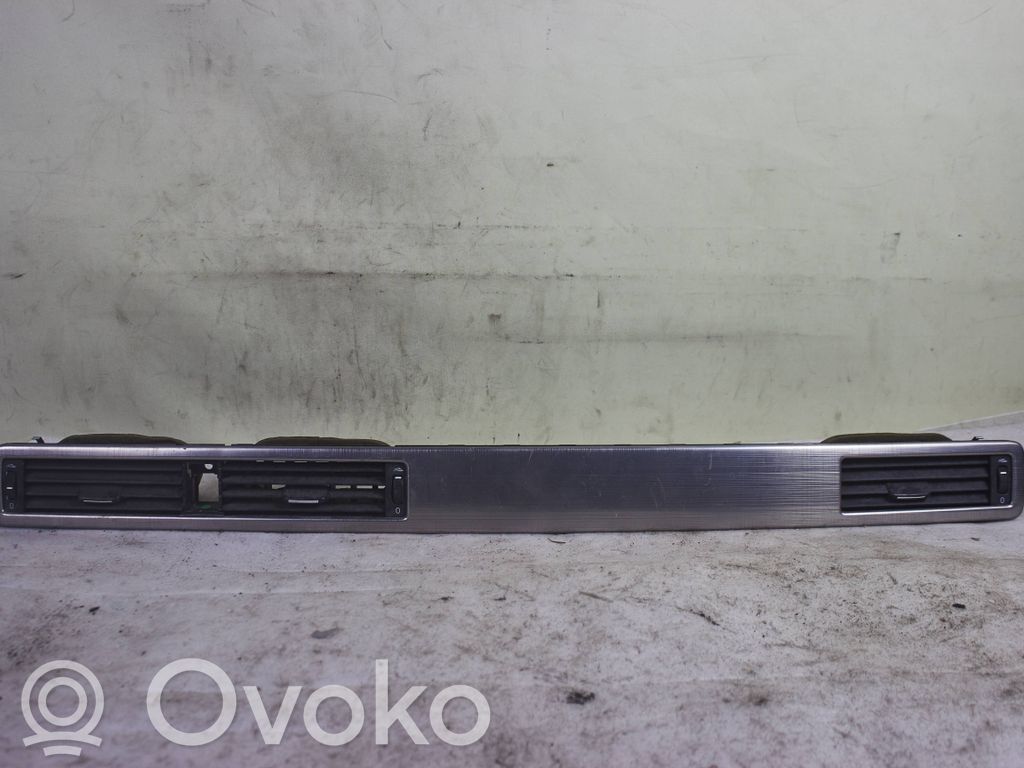 Volvo V70 Dysze / Kratki środkowego nawiewu deski rozdzielczej 