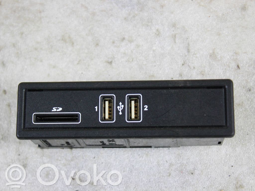 Mercedes-Benz C W205 Enchufe conector USB 