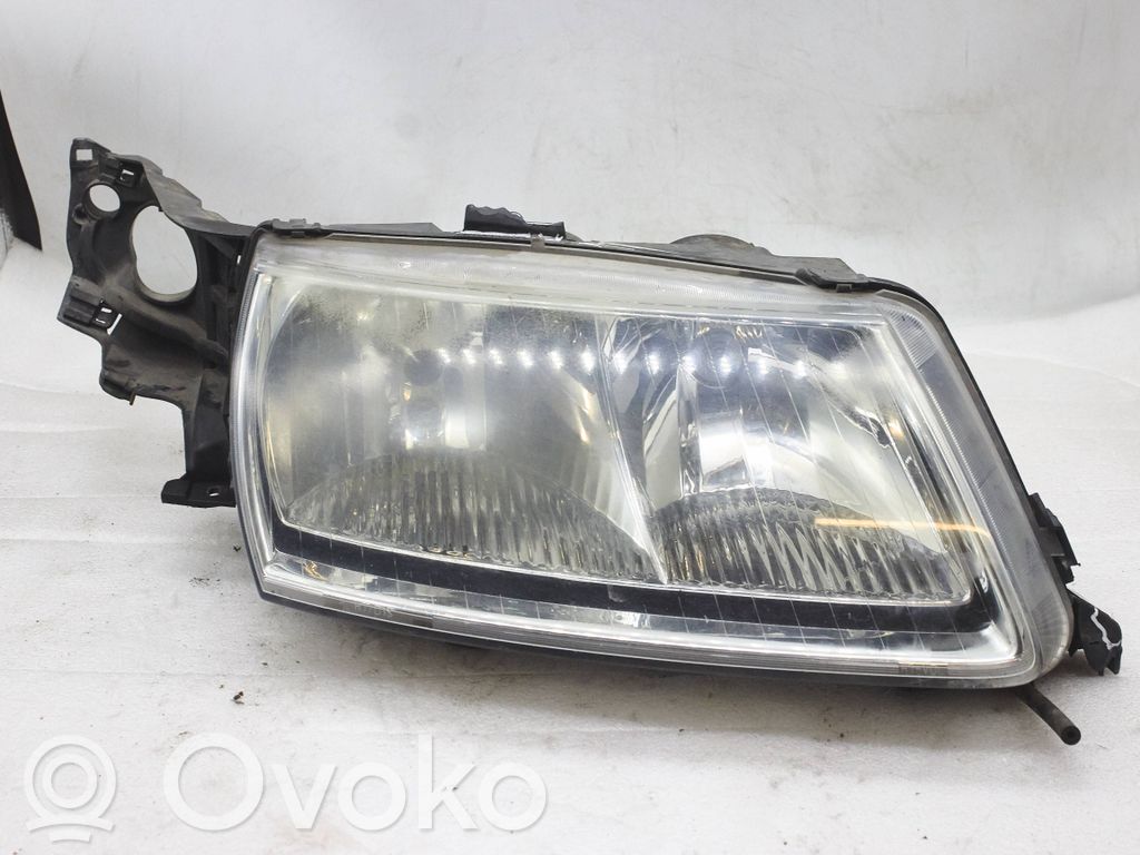 Scheinwerfer   89006767