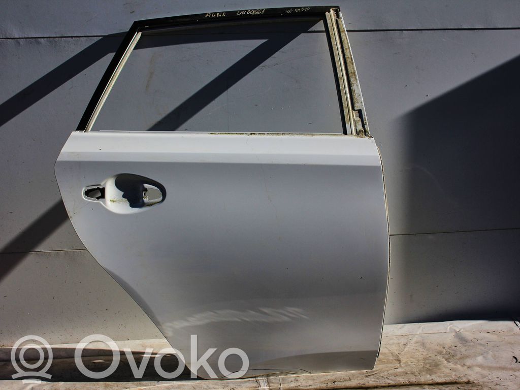 Toyota Auris E180 Puerta trasera 