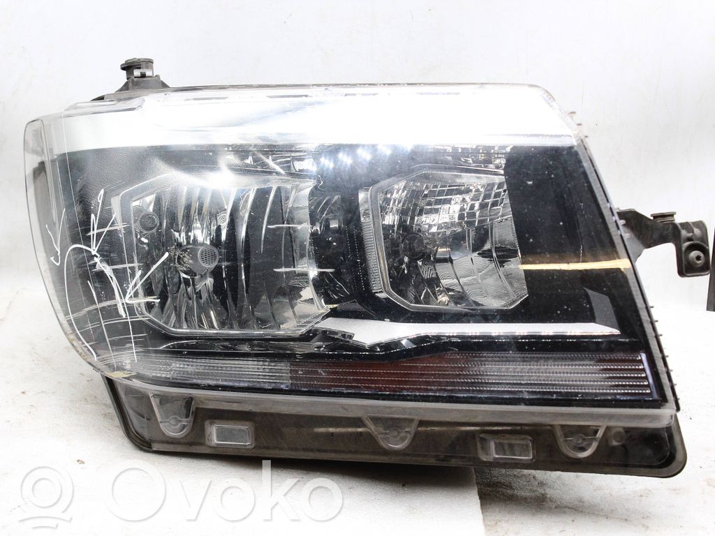Volkswagen Crafter Lampa przednia 