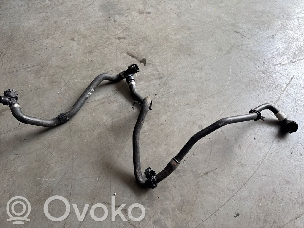 BMW i4 Engine coolant pipe/hose 