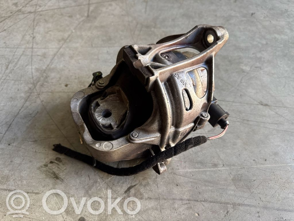 Audi Q7 4M Engine mount bracket 