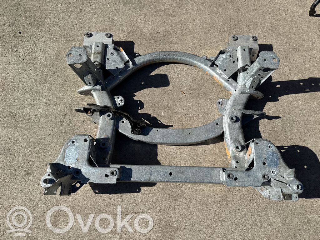 BMW i4 Priekinis traversas 