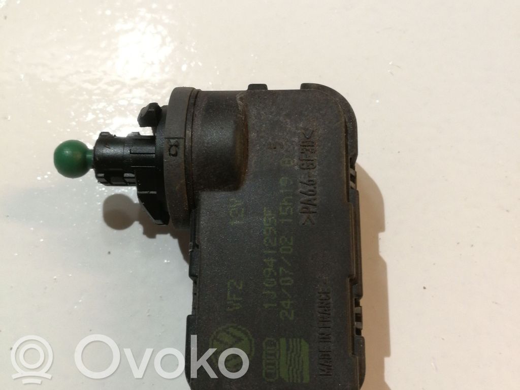 Headlight level adjustment motor   1J0941295F