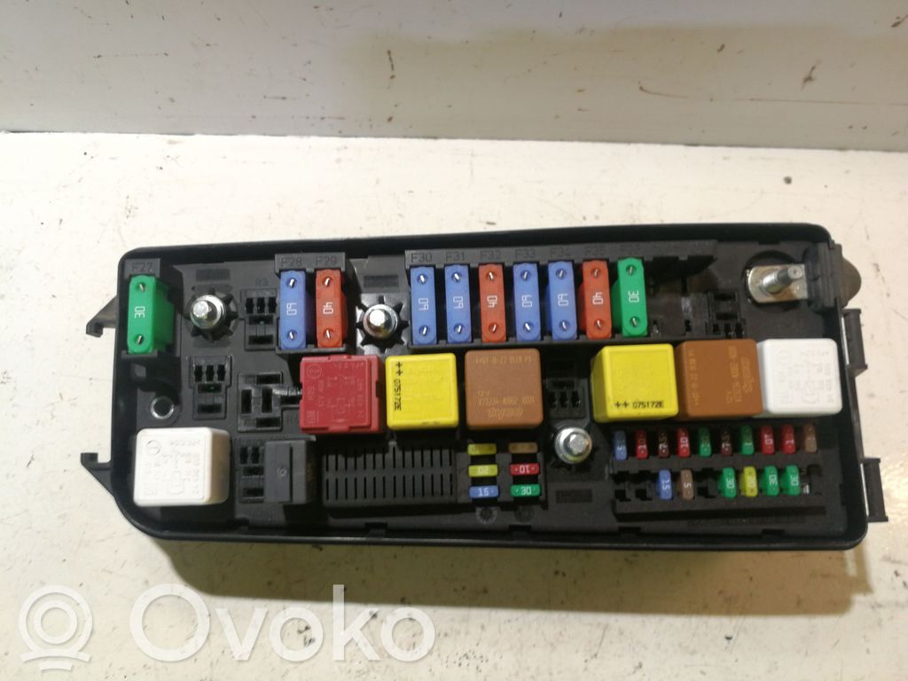 Opel Vectra C Fuse module 