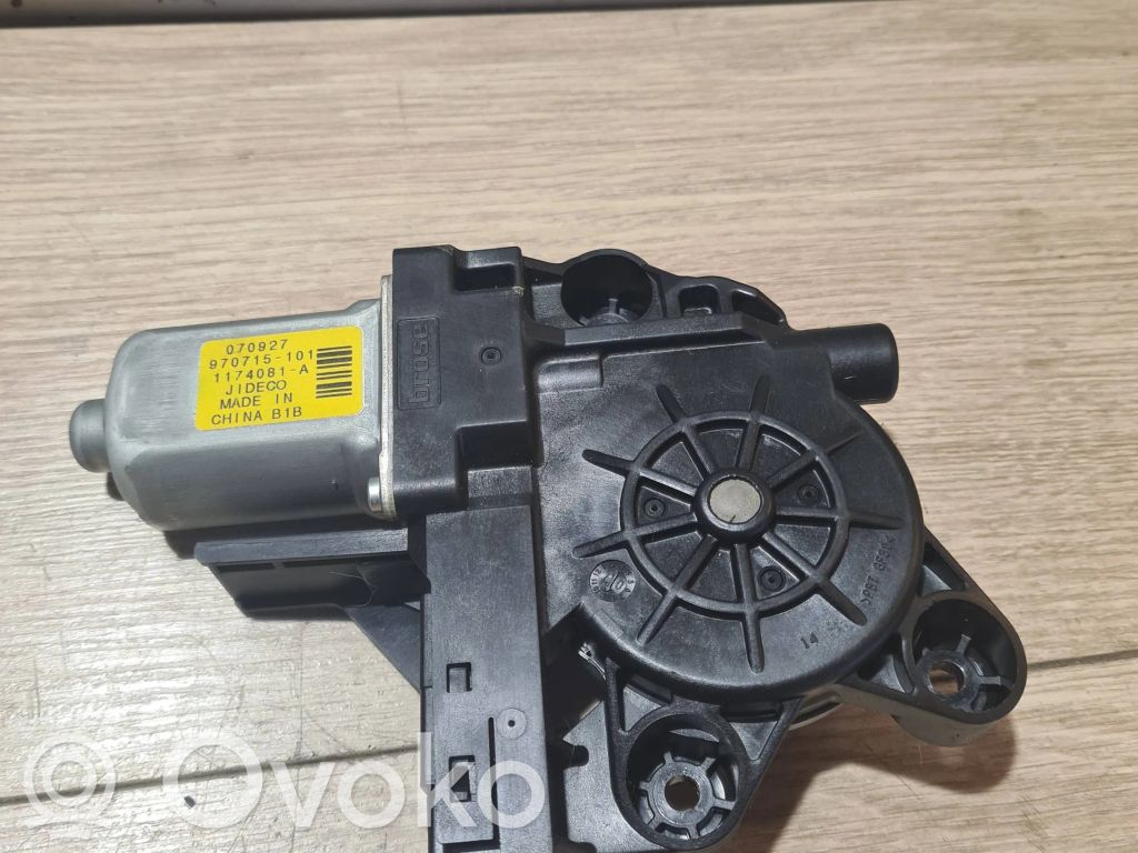 Volvo V70 Galinis varikliukas langų pakėlėjo 