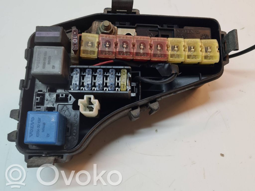 Volvo C70 Ramka / Moduł bezpieczników 