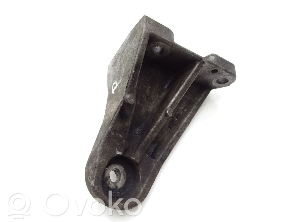 Engine mounting bracket   5R836037BB