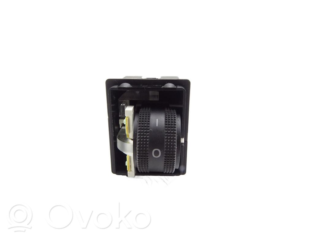 Headlight level height control switch   8K0941301A