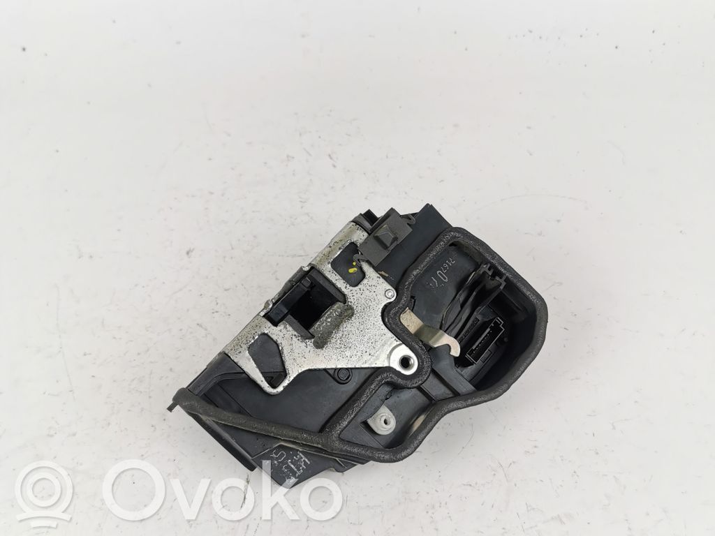 Rear door lock   7167076