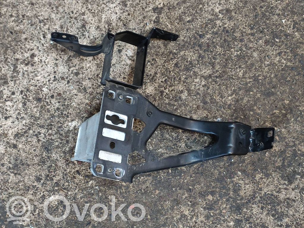 Priekšpusē bampera turētājs   7163484
