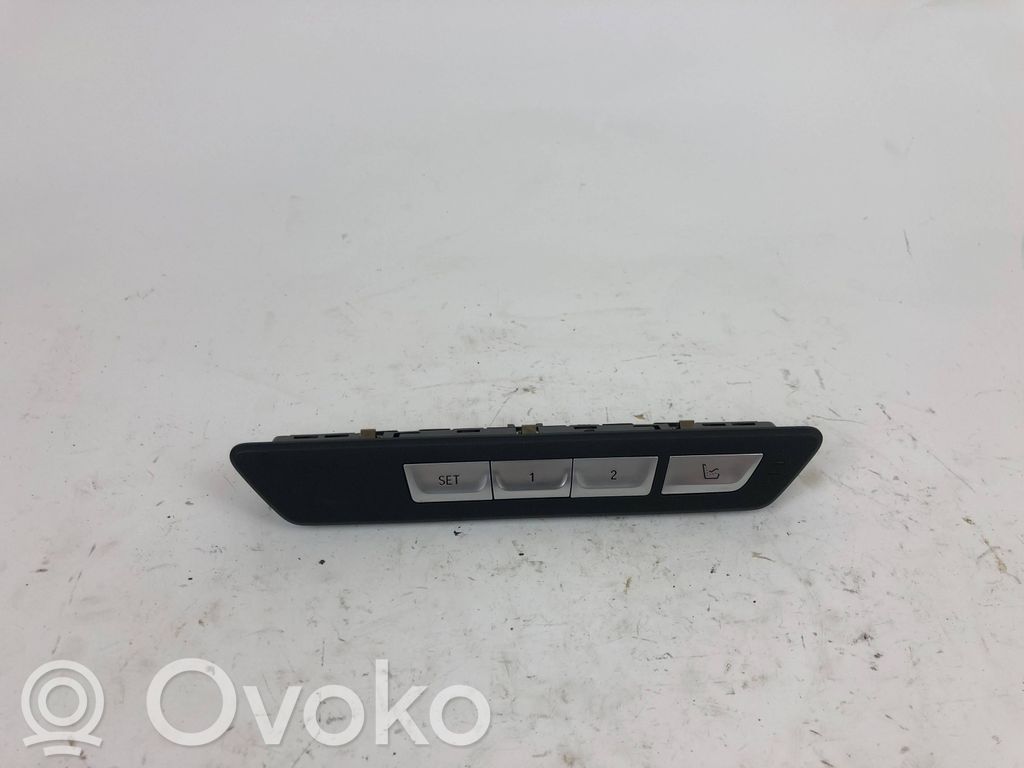 BMW 7 G11 G12 Przyciski pamięci fotela 