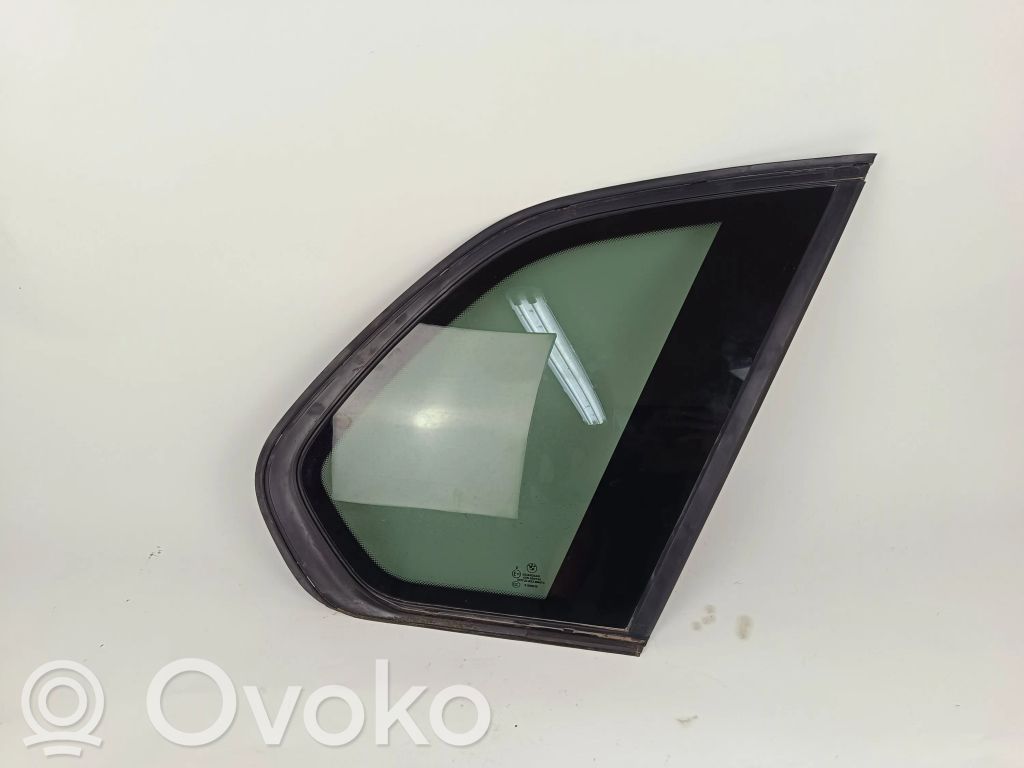 BMW X5 E70 Vidrio lateral trasero 